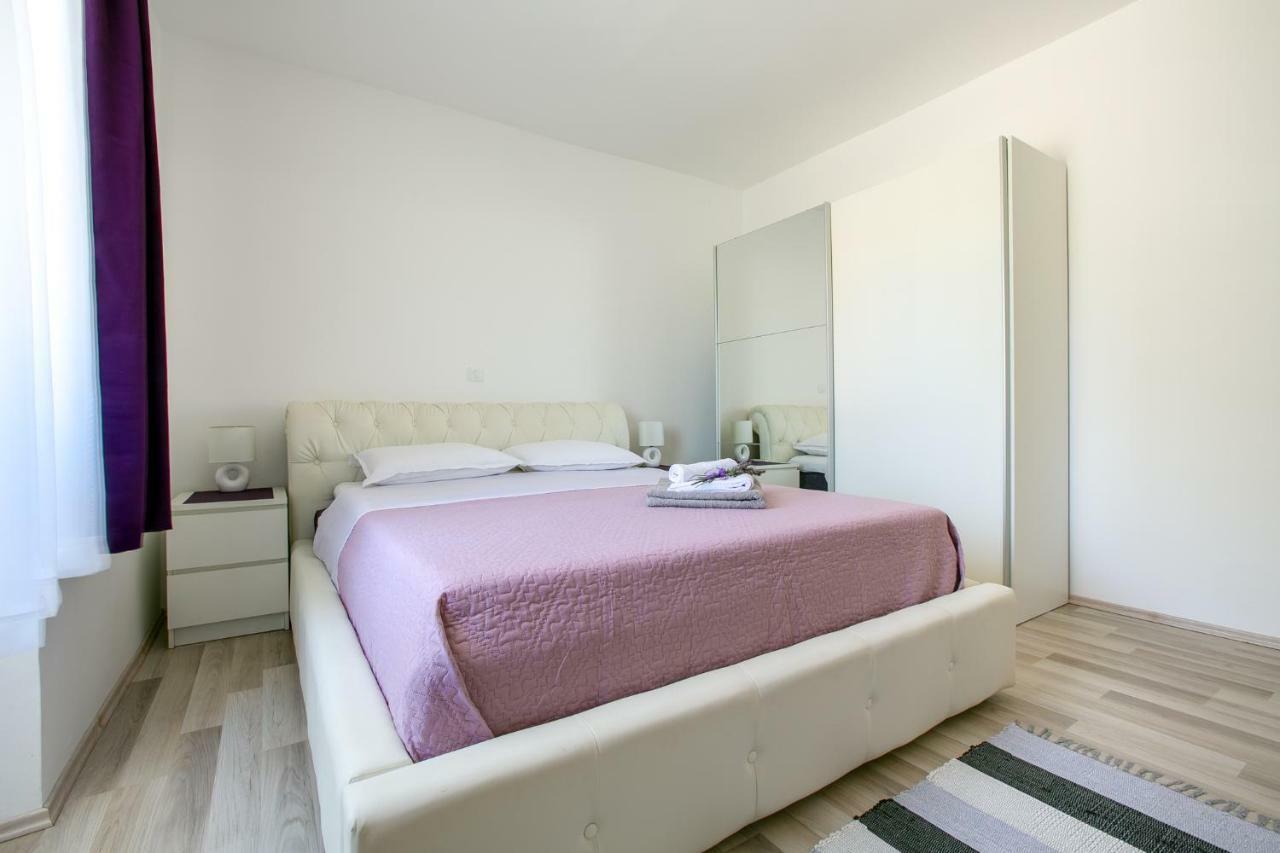 Apartment Maja Pula Bagian luar foto