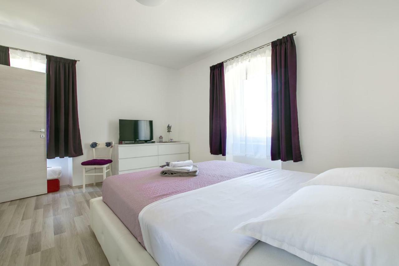 Apartment Maja Pula Bagian luar foto